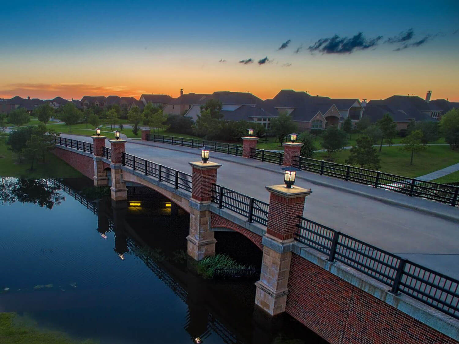 Luxury Apartments For Rent in Cypress, TX Lakeside Row