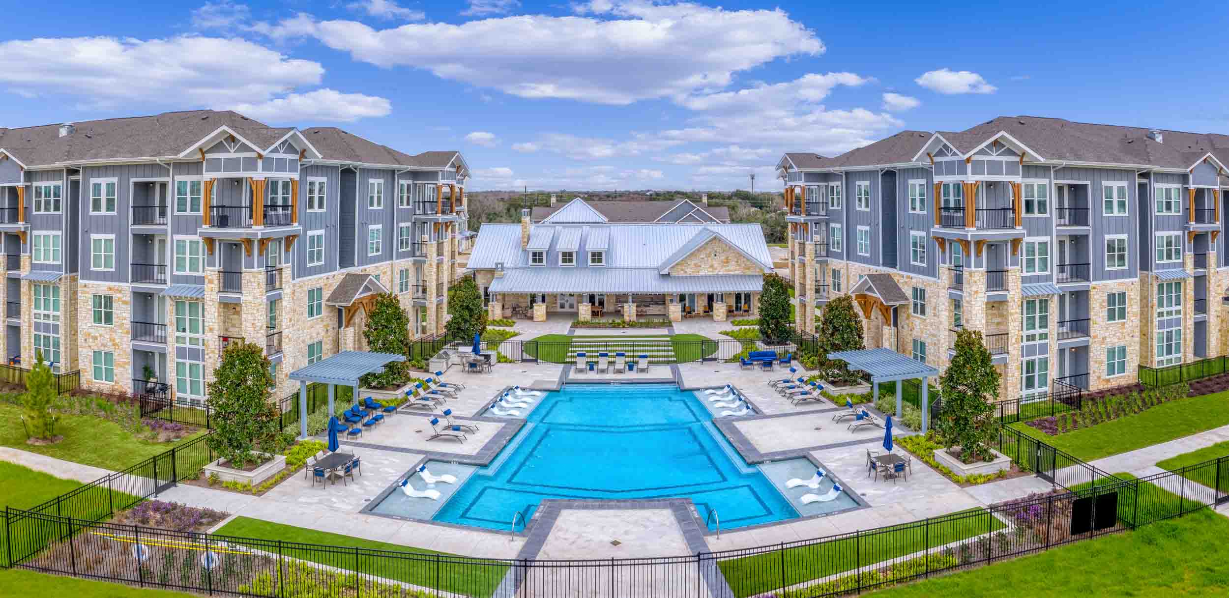 Luxury Apartments For Rent in Cypress, TX Lakeside Row